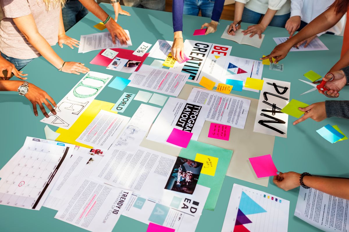 Campaign workflow system ensuring brand consistency across channels